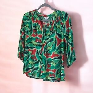 Crown and ivy blouse, three-quarter sleeve round neck, opening the front…